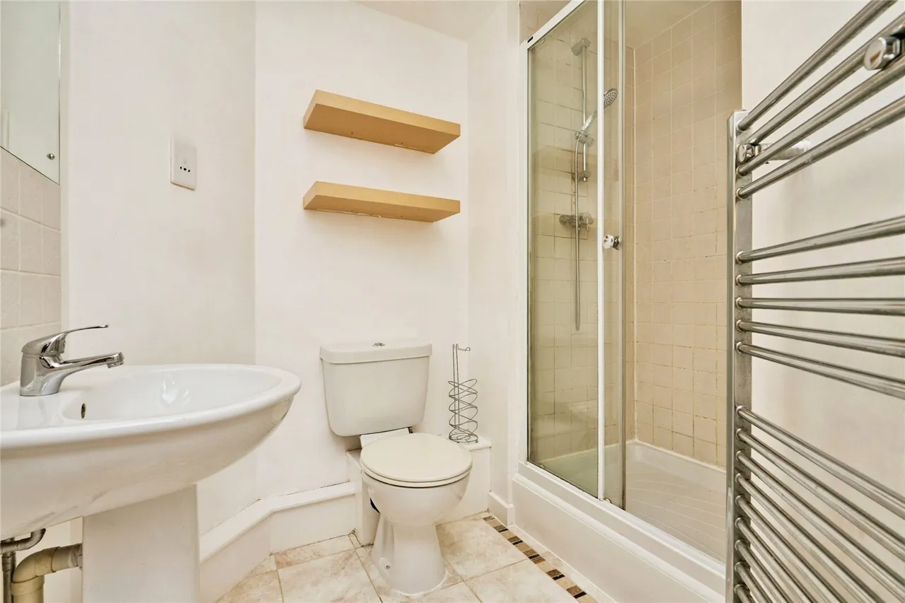 Snowberry Road, Newport, PO30, photo 13