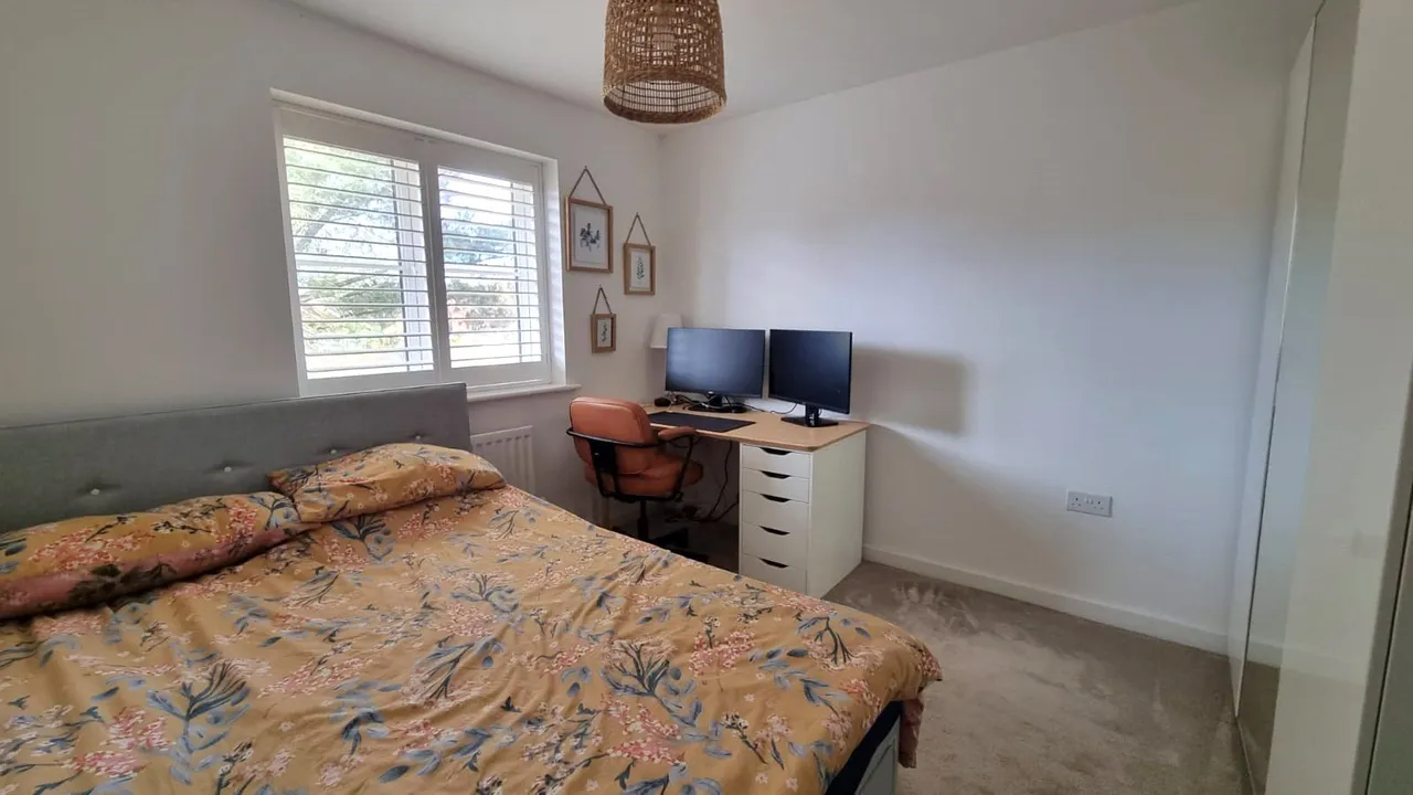 Hoadley Road, Horley, RH6, photo 8
