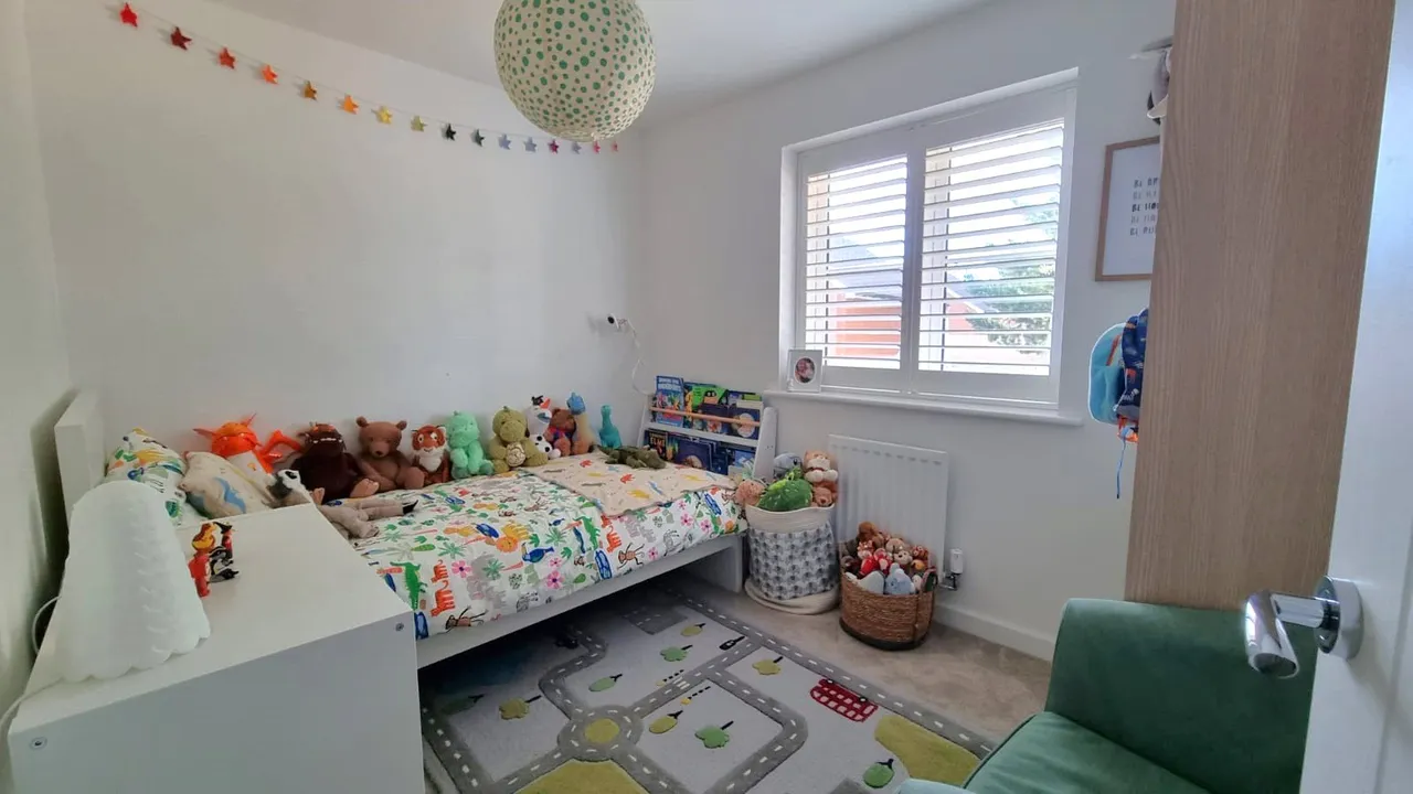 Hoadley Road, Horley, RH6, photo 7