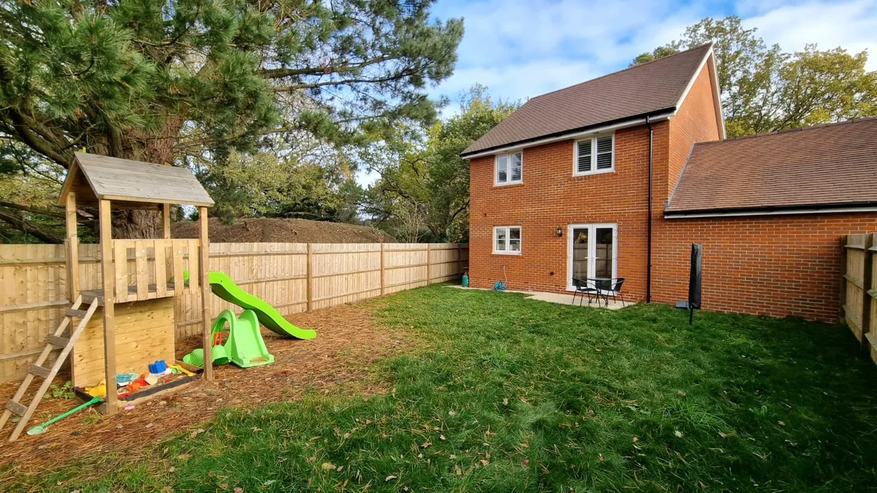 Hoadley Road, Horley, RH6, photo 5