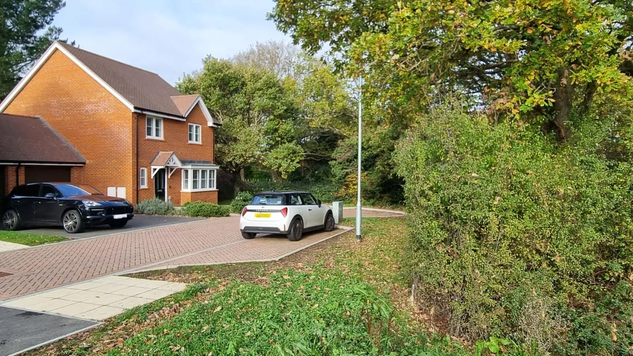 Hoadley Road, Horley, RH6, photo 9