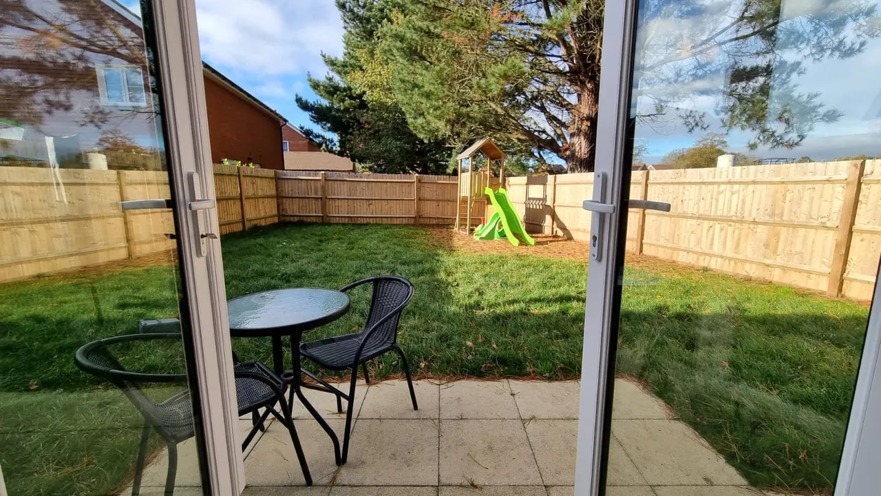 Hoadley Road, Horley, RH6, photo 13
