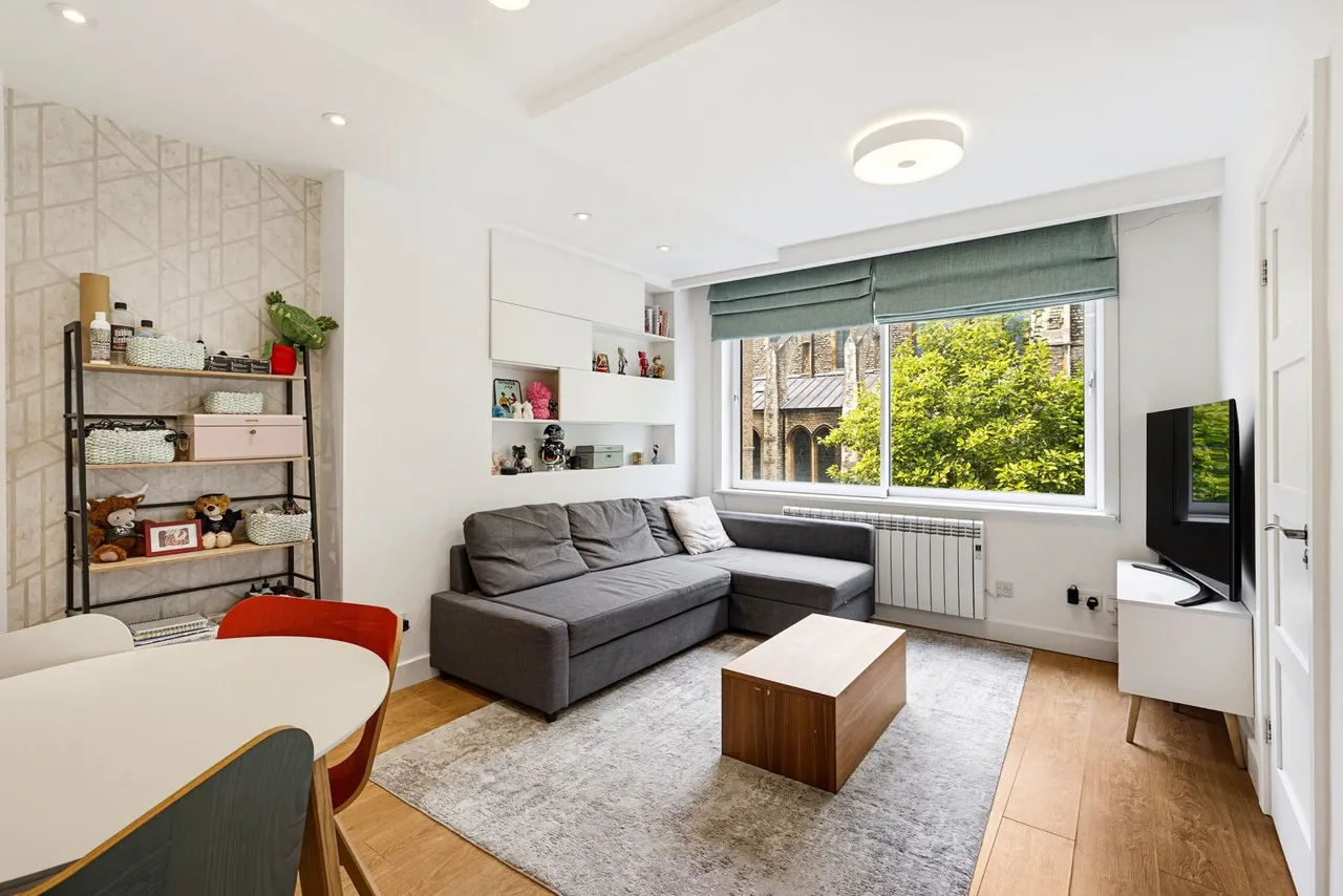 1 bed flat to rent — Lower Addison Gardens, London, W14 8BQ