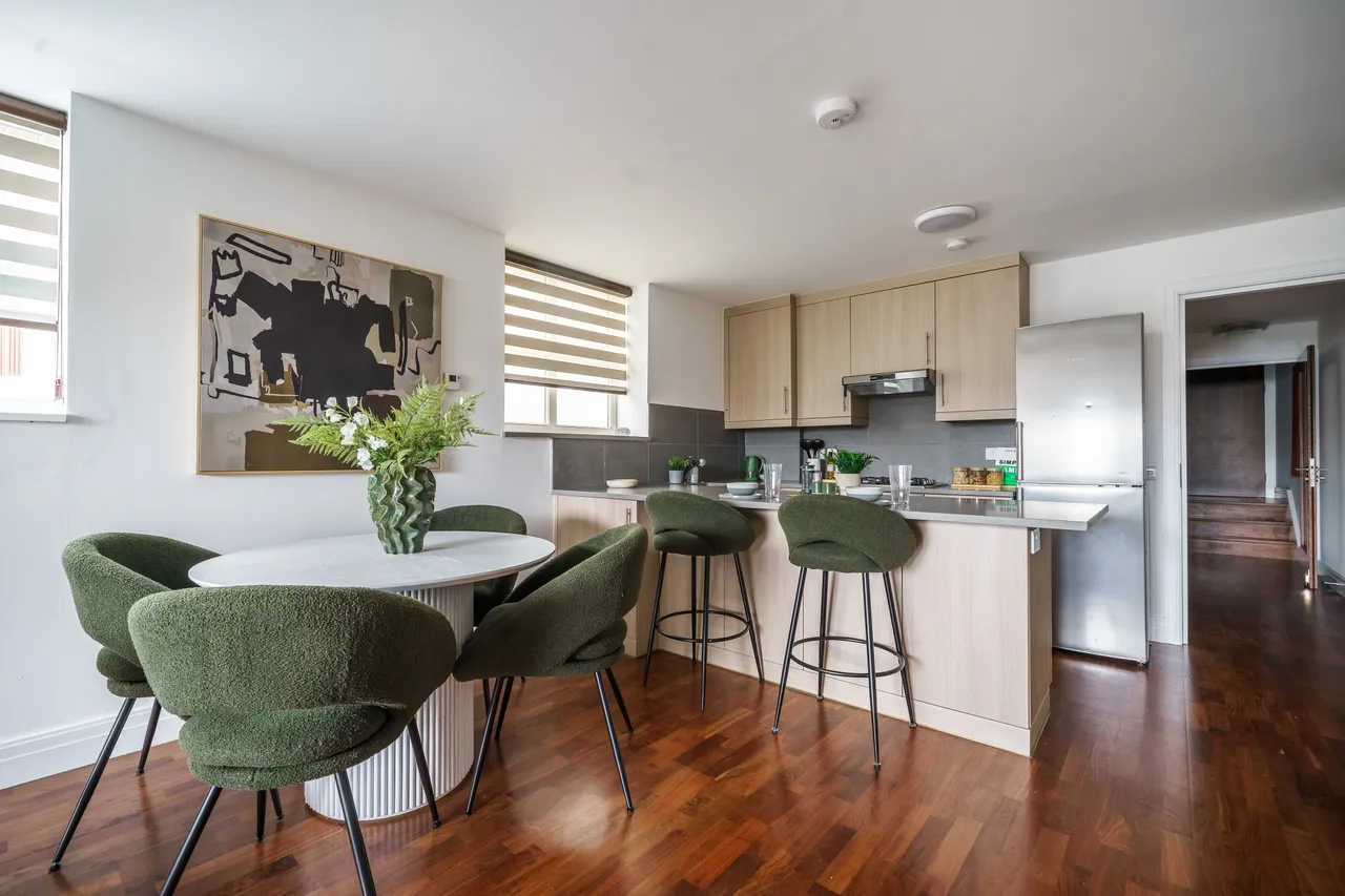 North Road, Brentford, TW8, photo 5