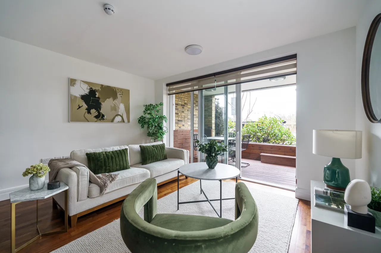 North Road, Brentford, TW8, photo 4