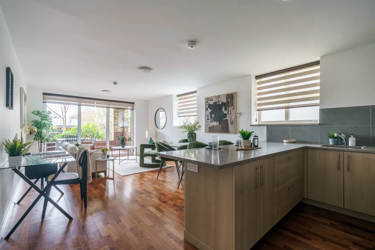 North Road, Brentford, TW8, photo 6