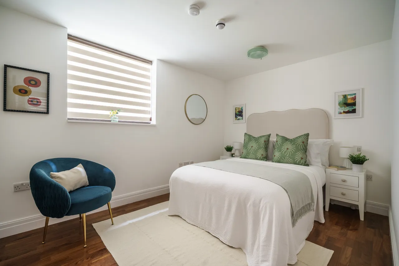 North Road, Brentford, TW8, photo 10