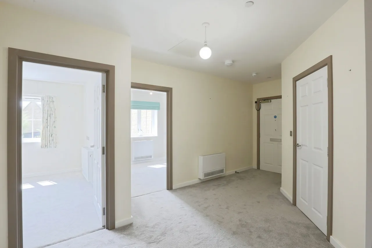 Sargent Square, Broadway, WR12, photo 4