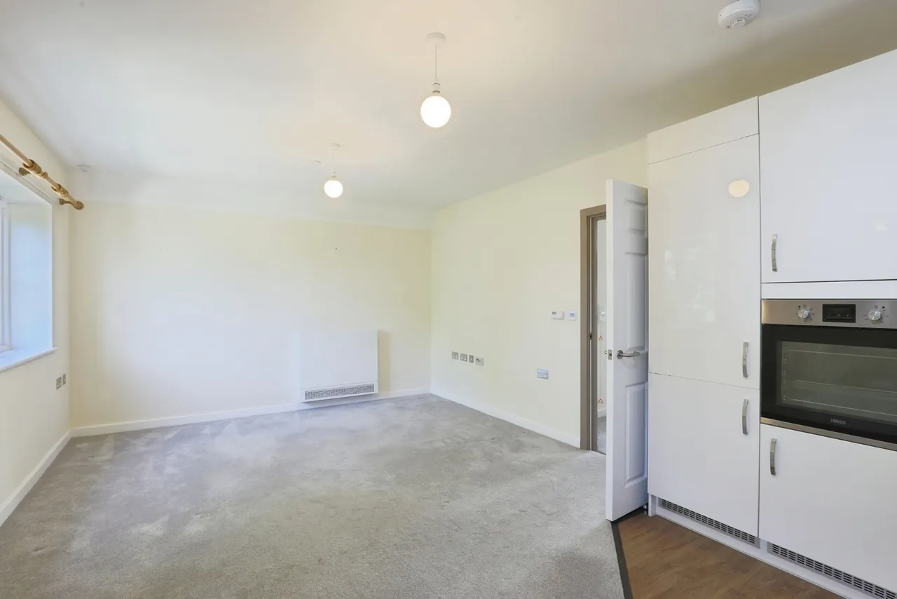 Sargent Square, Broadway, WR12, photo 10