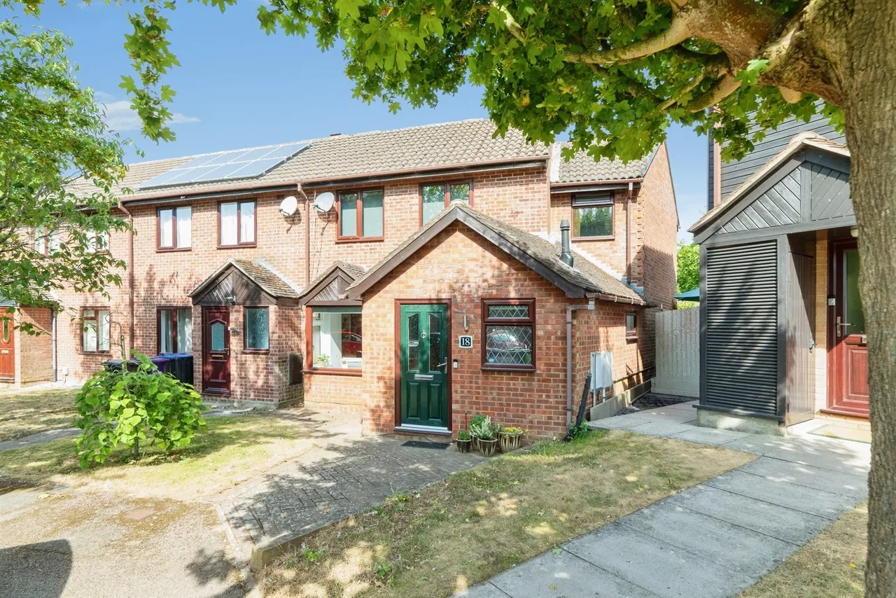3 bed house for sale — Downlands, Baldock