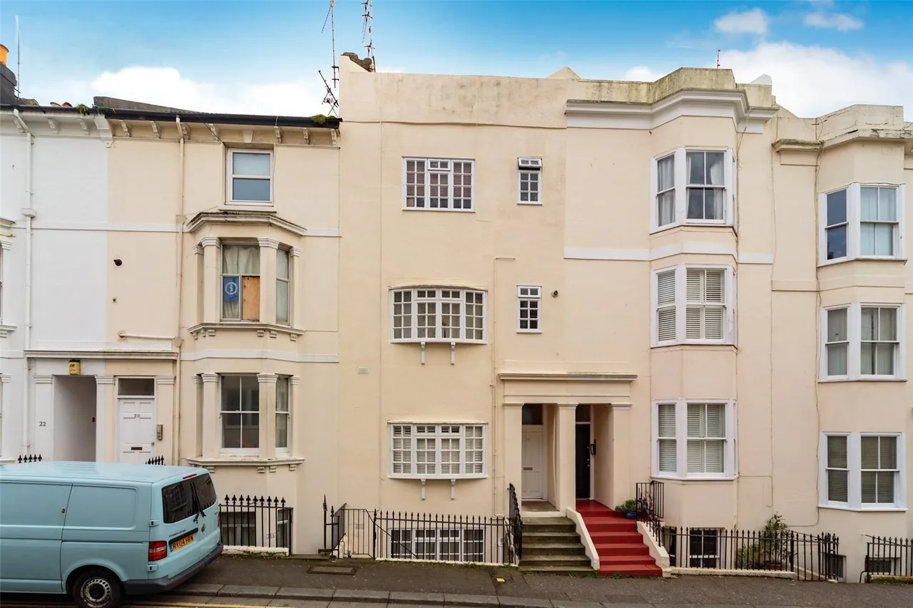 2 bed flat for sale, Lansdowne Street, Hove, BN3