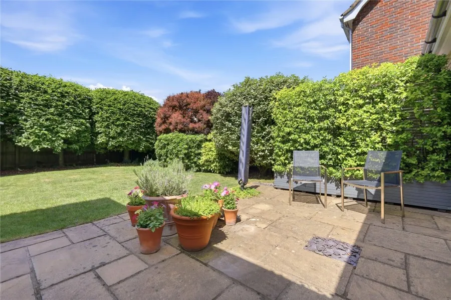 House Under Offer with 4 bedrooms in Bishop's Stortford, CM23, photo 2