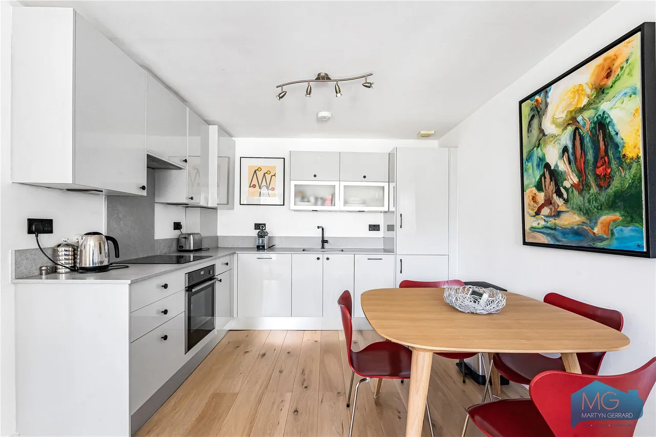 2 bed flat for sale, Primezone Mews, Crouch End, N8