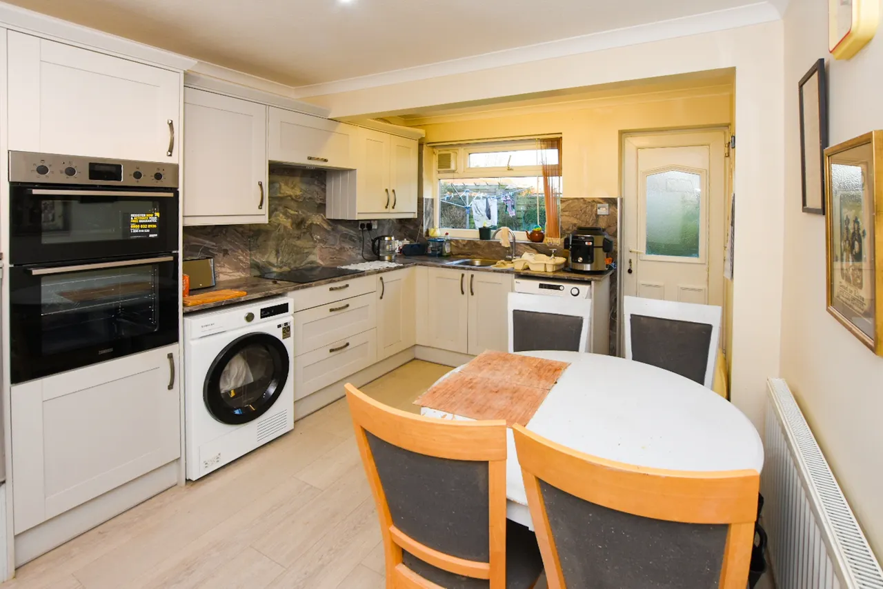 Shores Green Drive, Wincham, CW9, photo 2