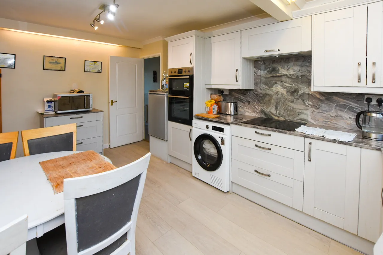 Shores Green Drive, Wincham, CW9, photo 9