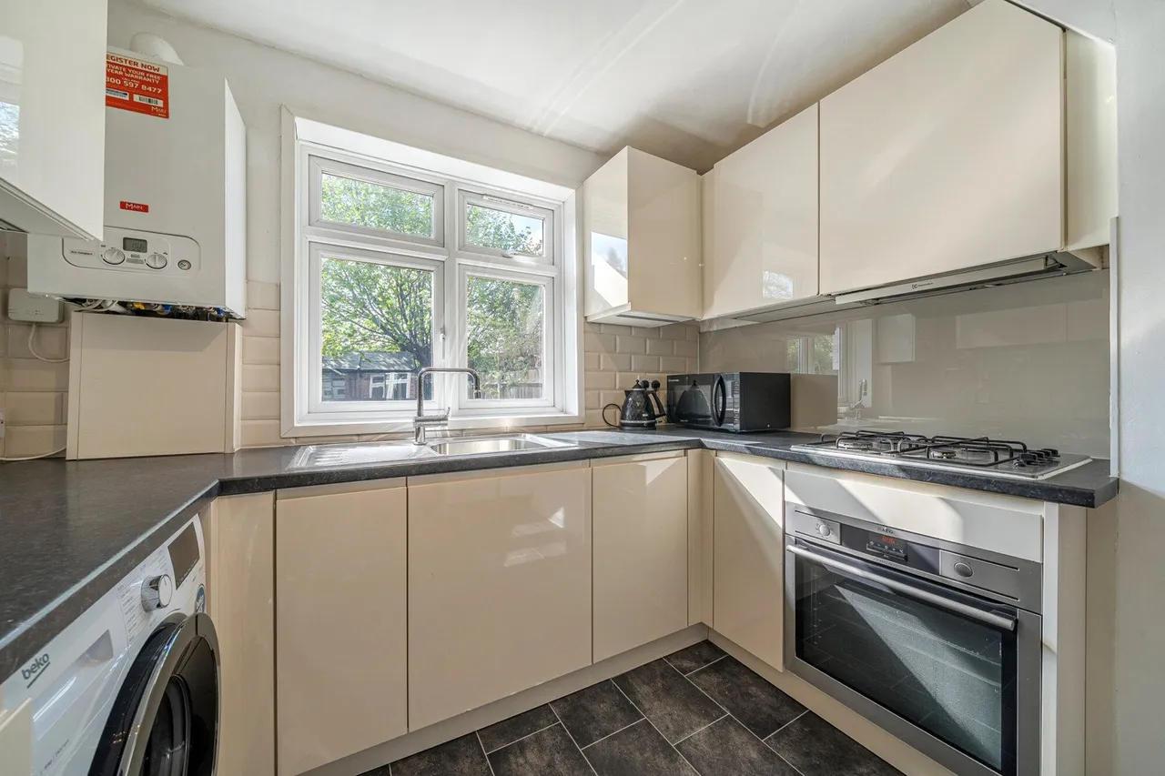 Eastcombe Avenue, SE7, photo 16