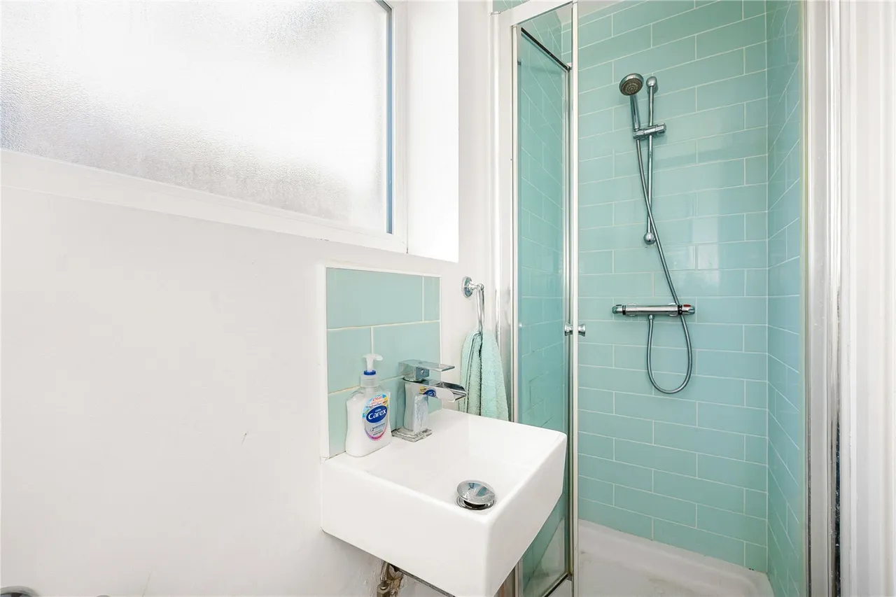 Ashley Drive, Twickenham, TW2, photo 12