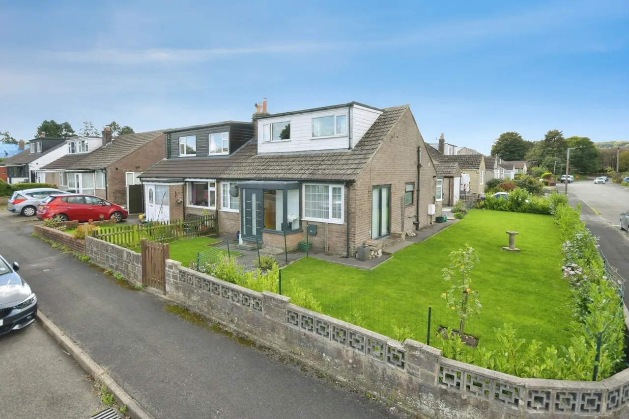 2 bed house for sale, Central Drive, Buxton, SK17