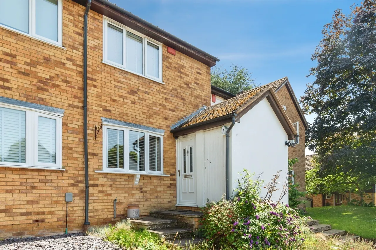 2 bed house for sale, Ladywood Road, Hertford, SG14