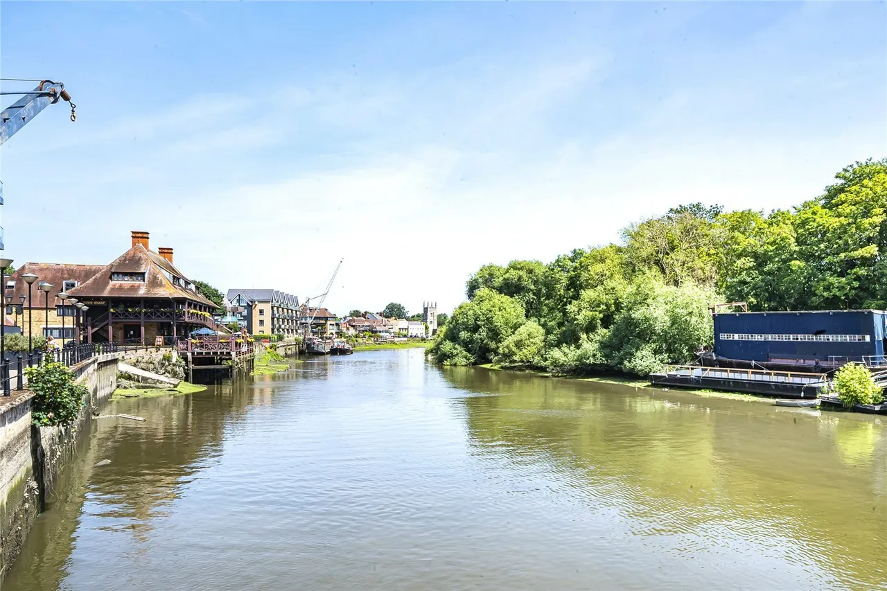 Lion Wharf Road, Old Isleworth, TW7, photo 16