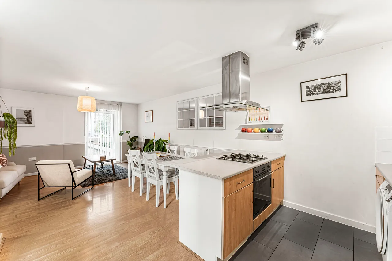 Commercial Road, London, E14, photo 10