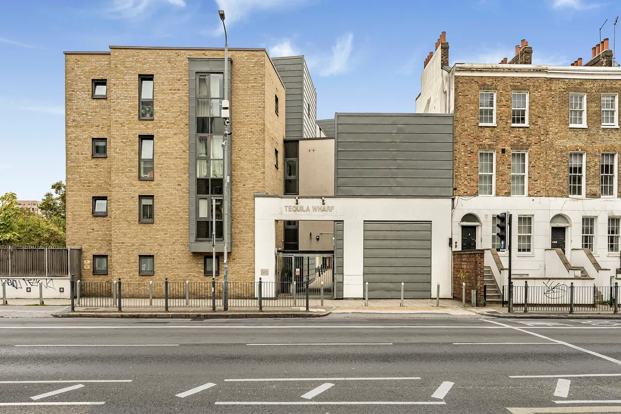 Commercial Road, London, E14, photo 19