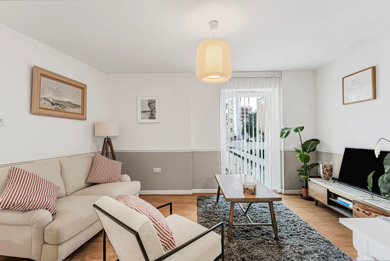 Commercial Road, London, E14, photo 6