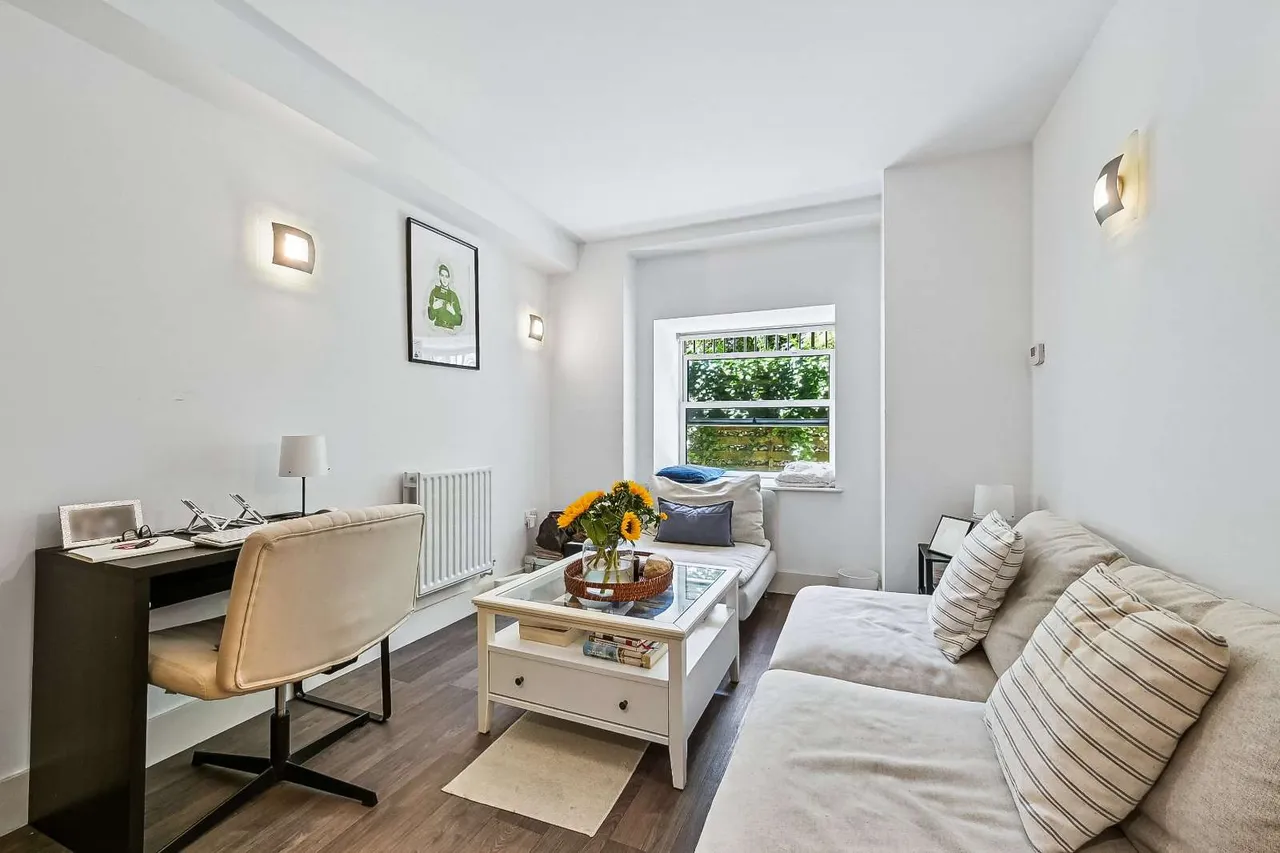 1 bed flat to rent — Cadogan Road, London, SE18 6YS