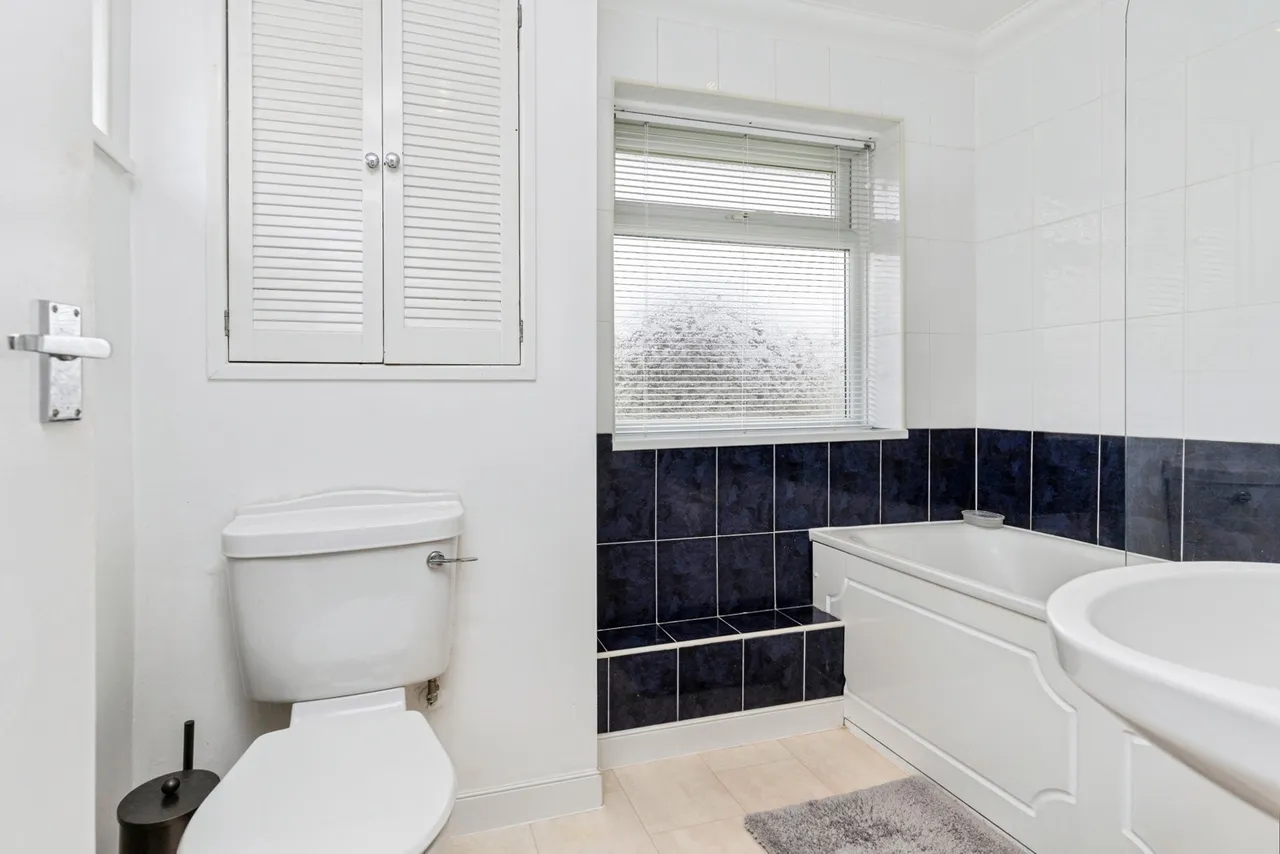Aintree Road, Crawley, RH10, photo 12
