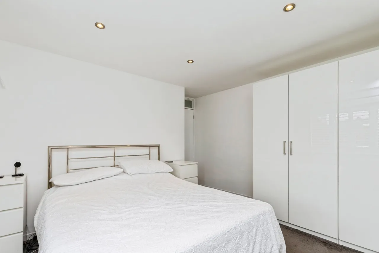 Aintree Road, Crawley, RH10, photo 14