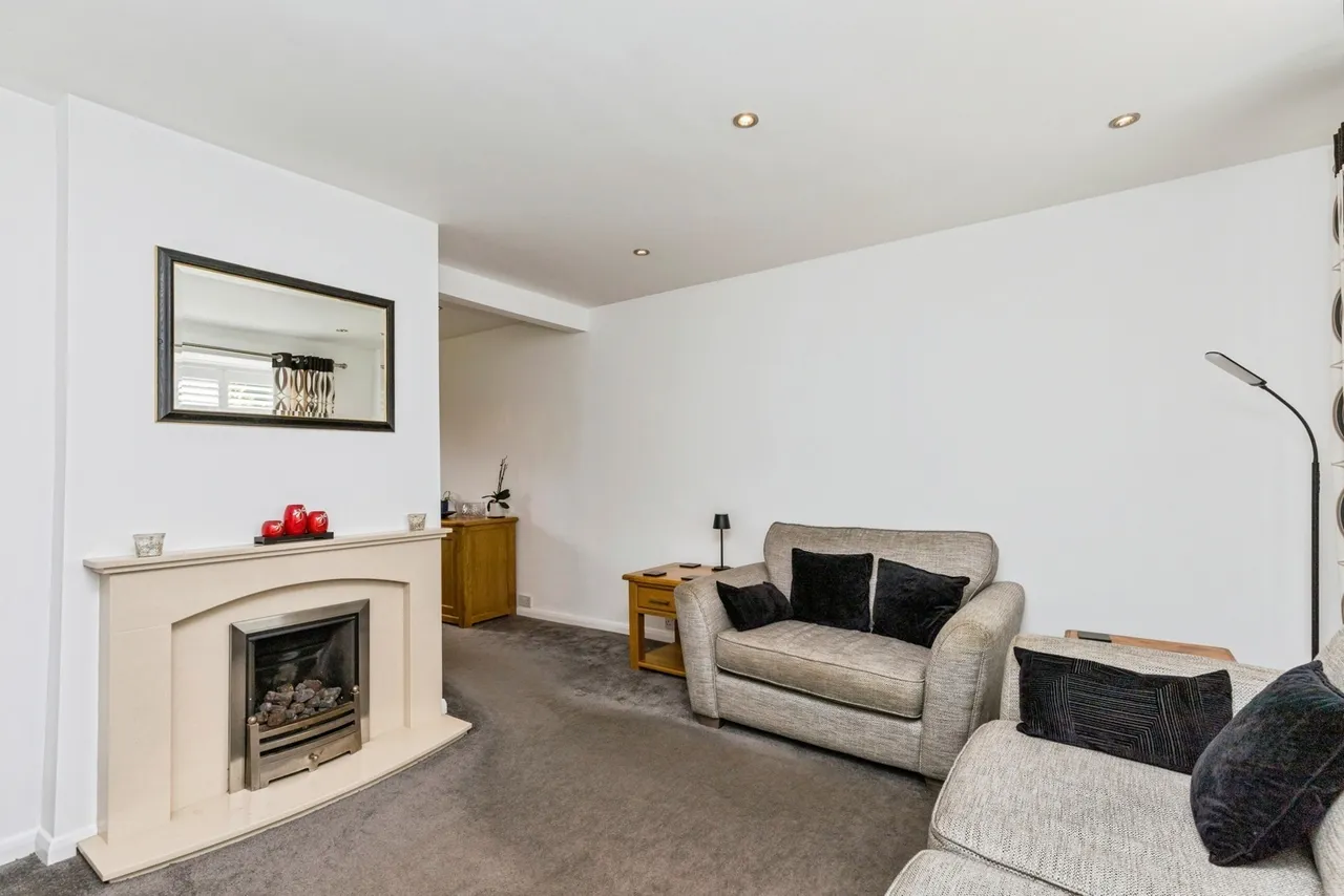 Aintree Road, Crawley, RH10, photo 4