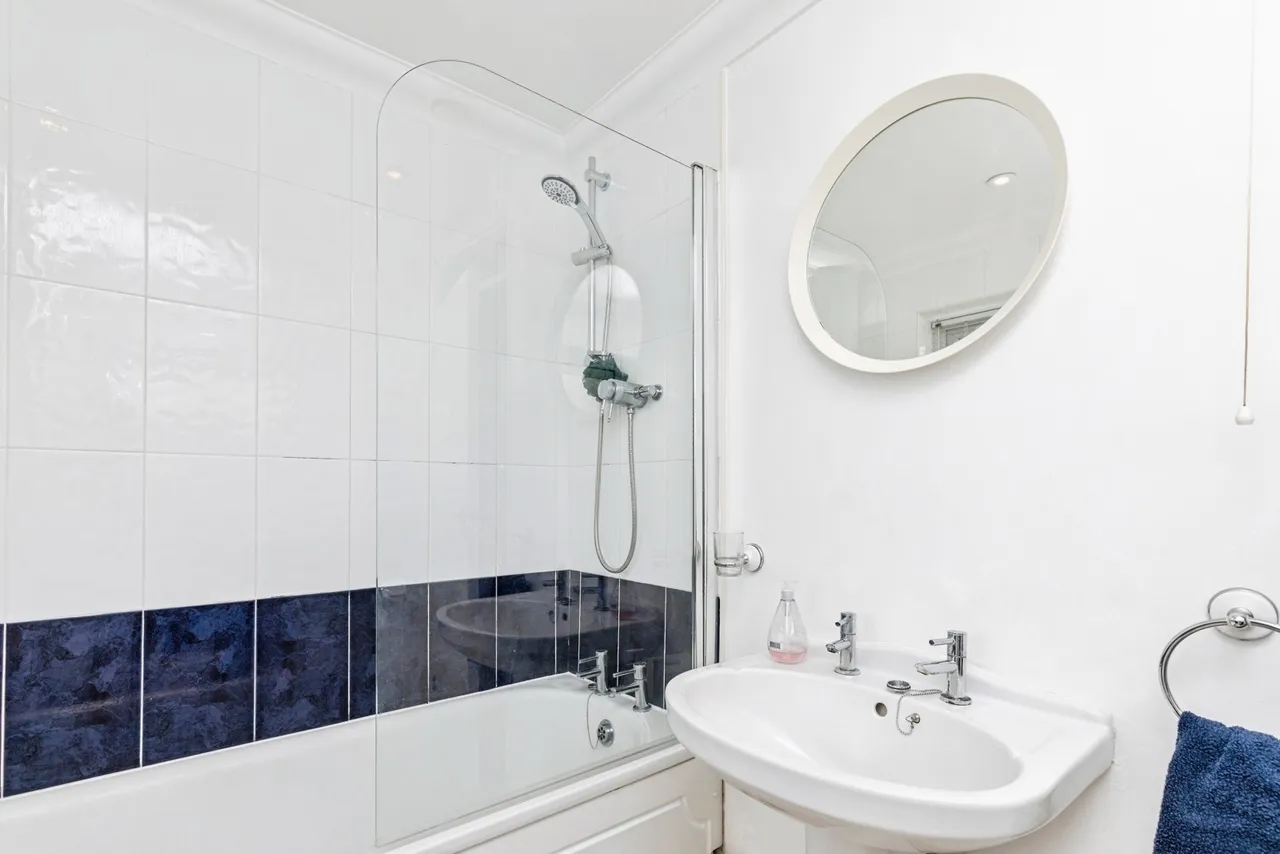 Aintree Road, Crawley, RH10, photo 8