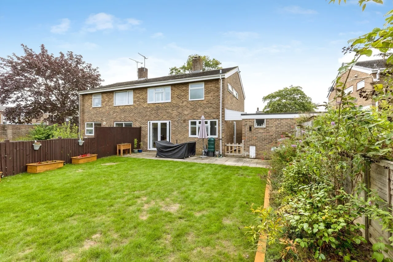 Aintree Road, Crawley, RH10, photo 11
