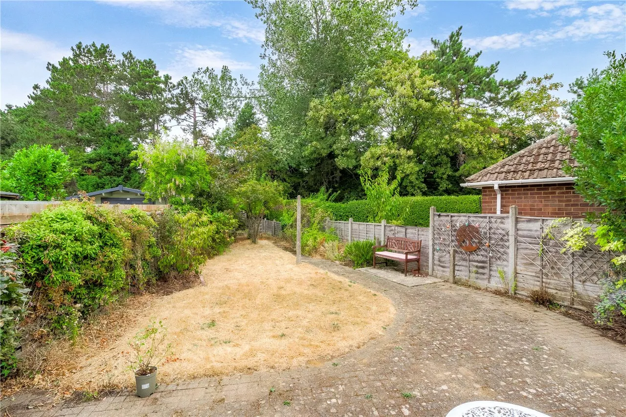 Beechwood Drive, Northampton, Northamptonshire, NN3, photo 10
