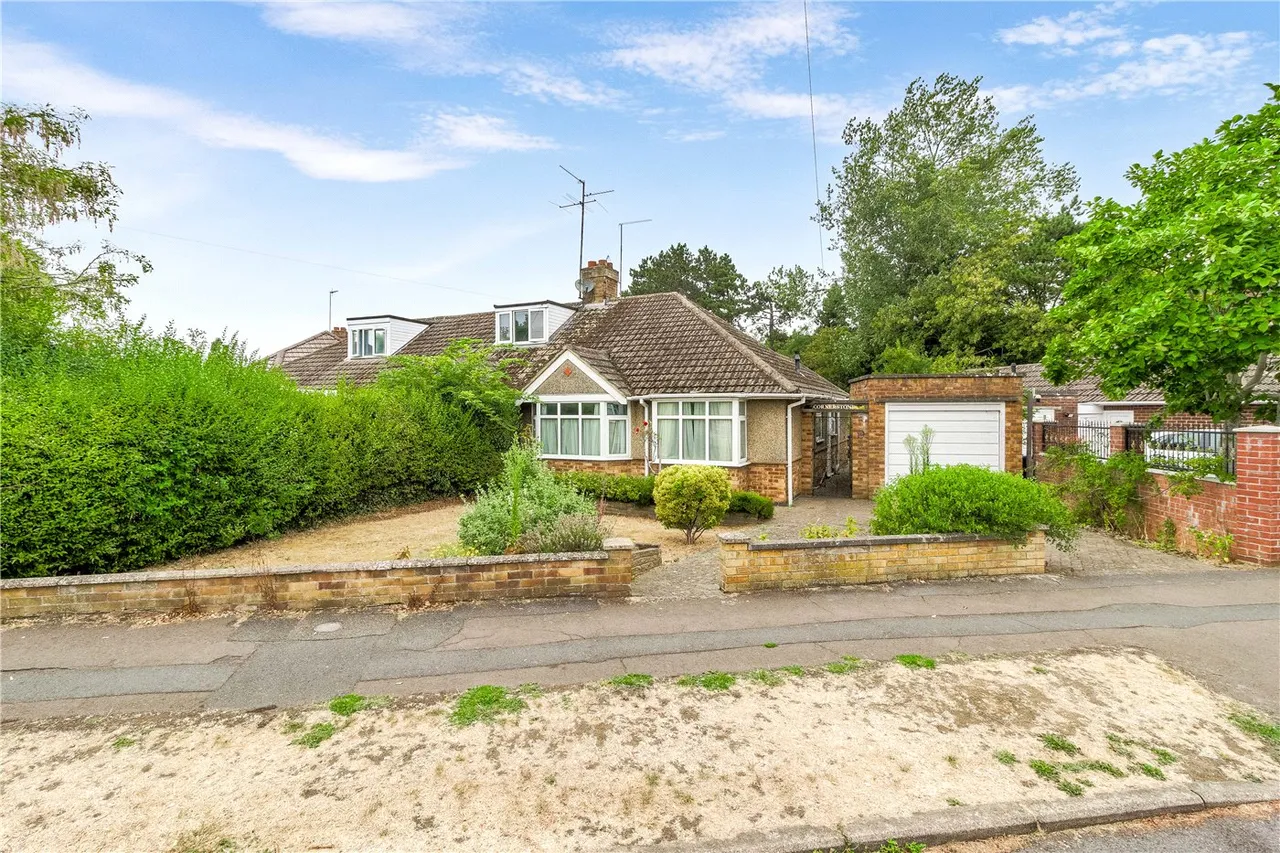 2 bed house for sale — Beechwood Drive, Northampton, Northamptonshire, NN3