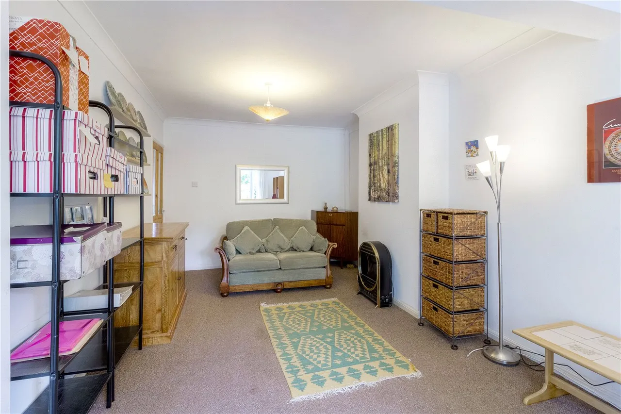 Beechwood Drive, Northampton, Northamptonshire, NN3, photo 3