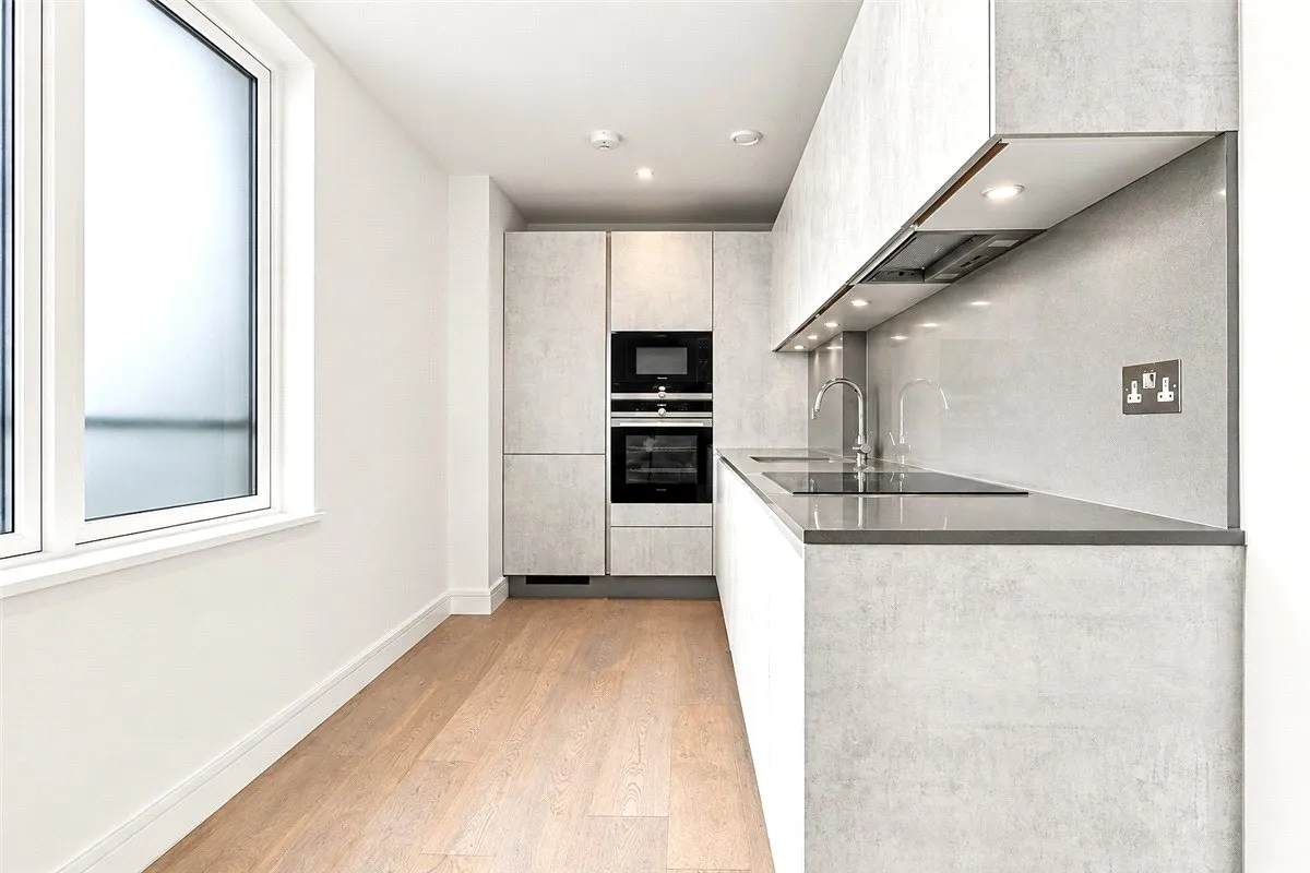 Broomhouse Lane, London, SW6, photo 2