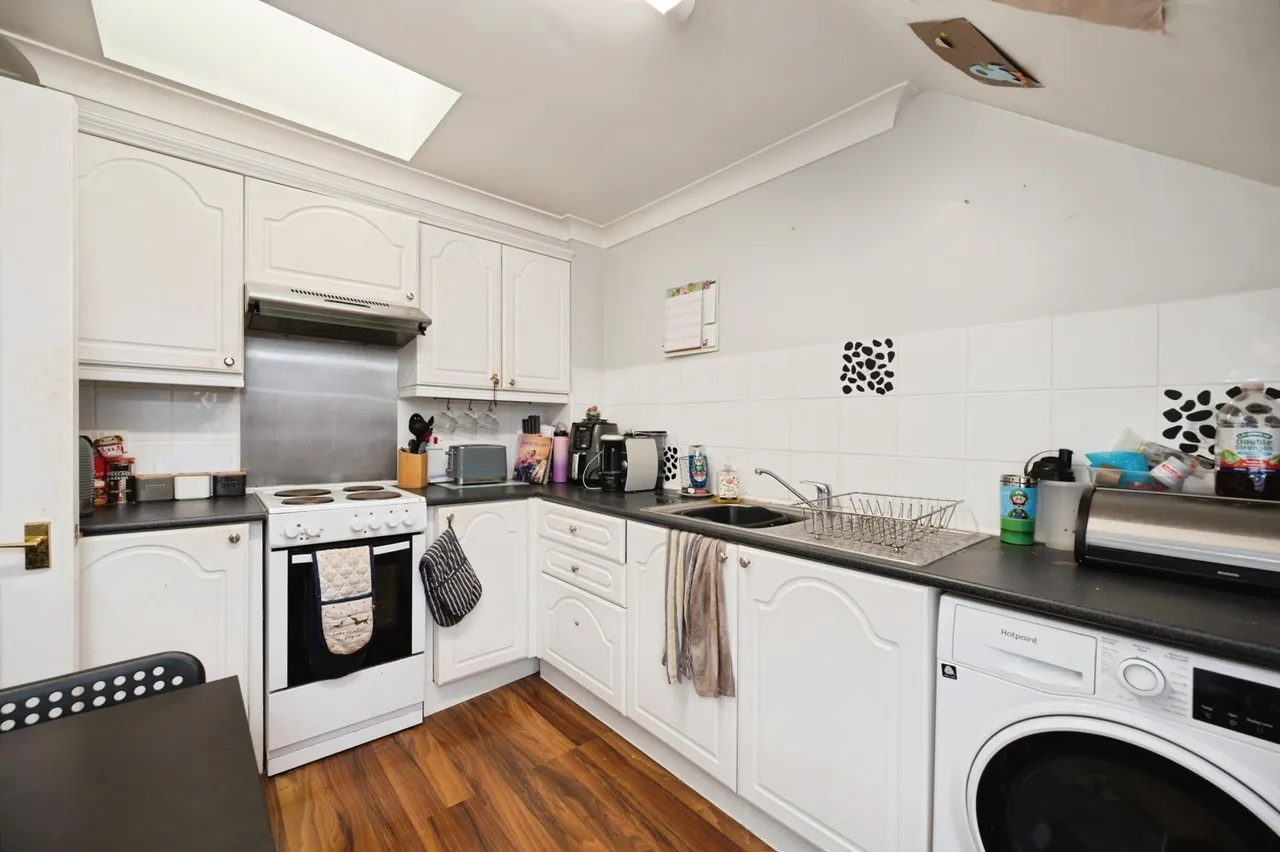 Station Road, Hayling Island, PO11, photo 4