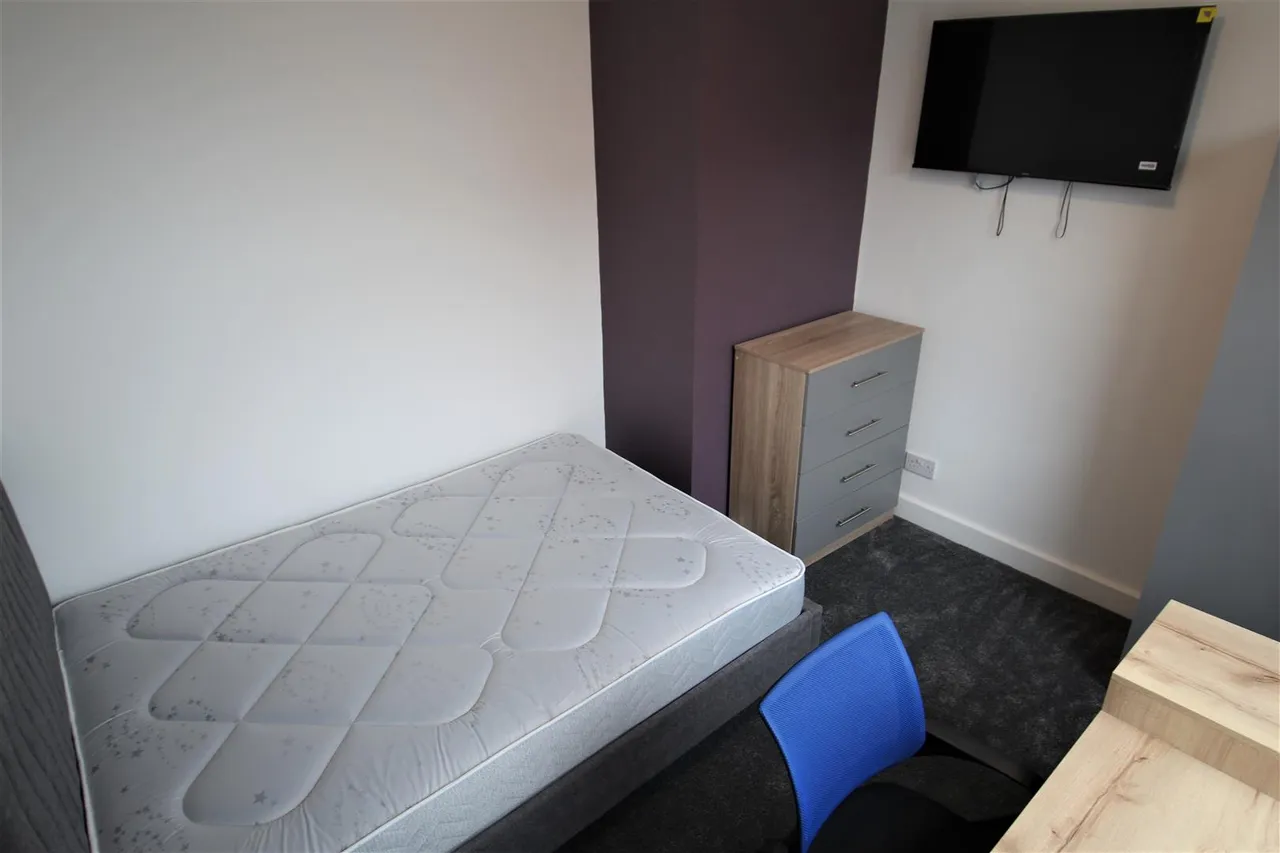 Edwin Road, Hyde Park, LS6, photo 11