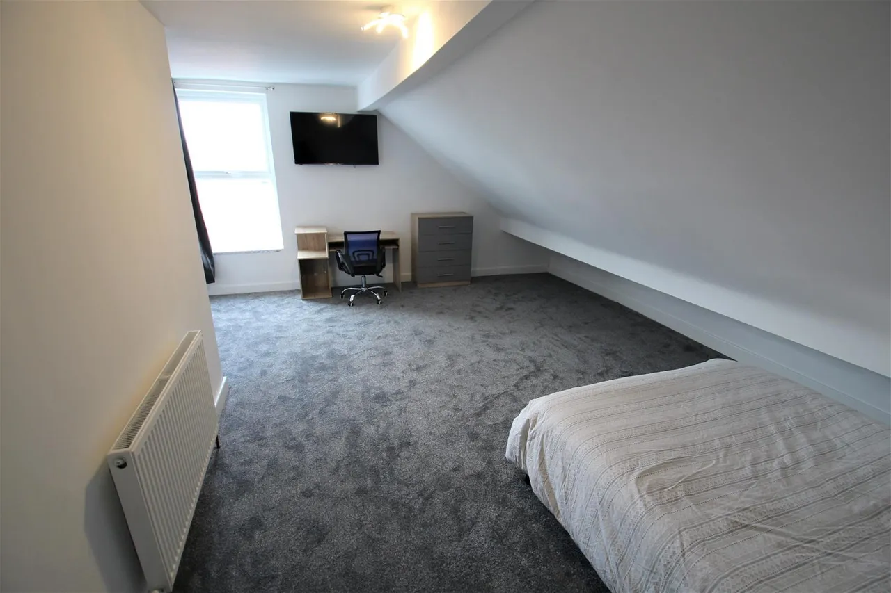 Edwin Road, Hyde Park, LS6, photo 4