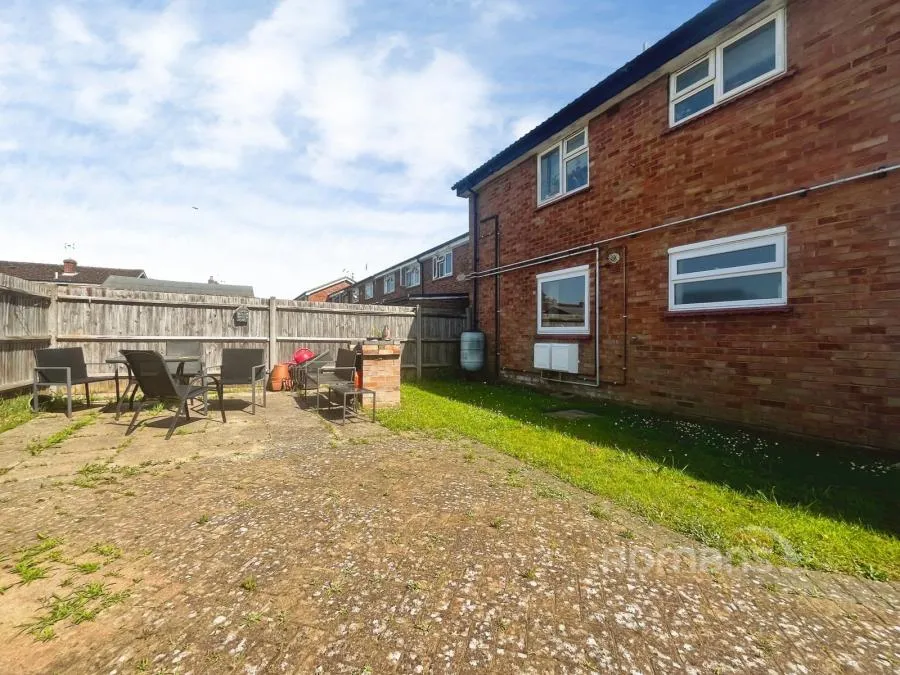 Trenchard Road, Holyport, SL6, photo 6