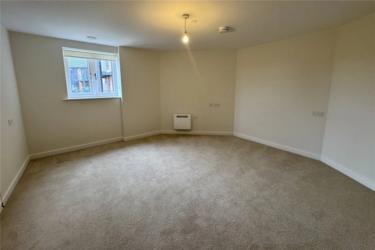 Station Road, Hook, Hampshire, RG27 9YG, photo 6