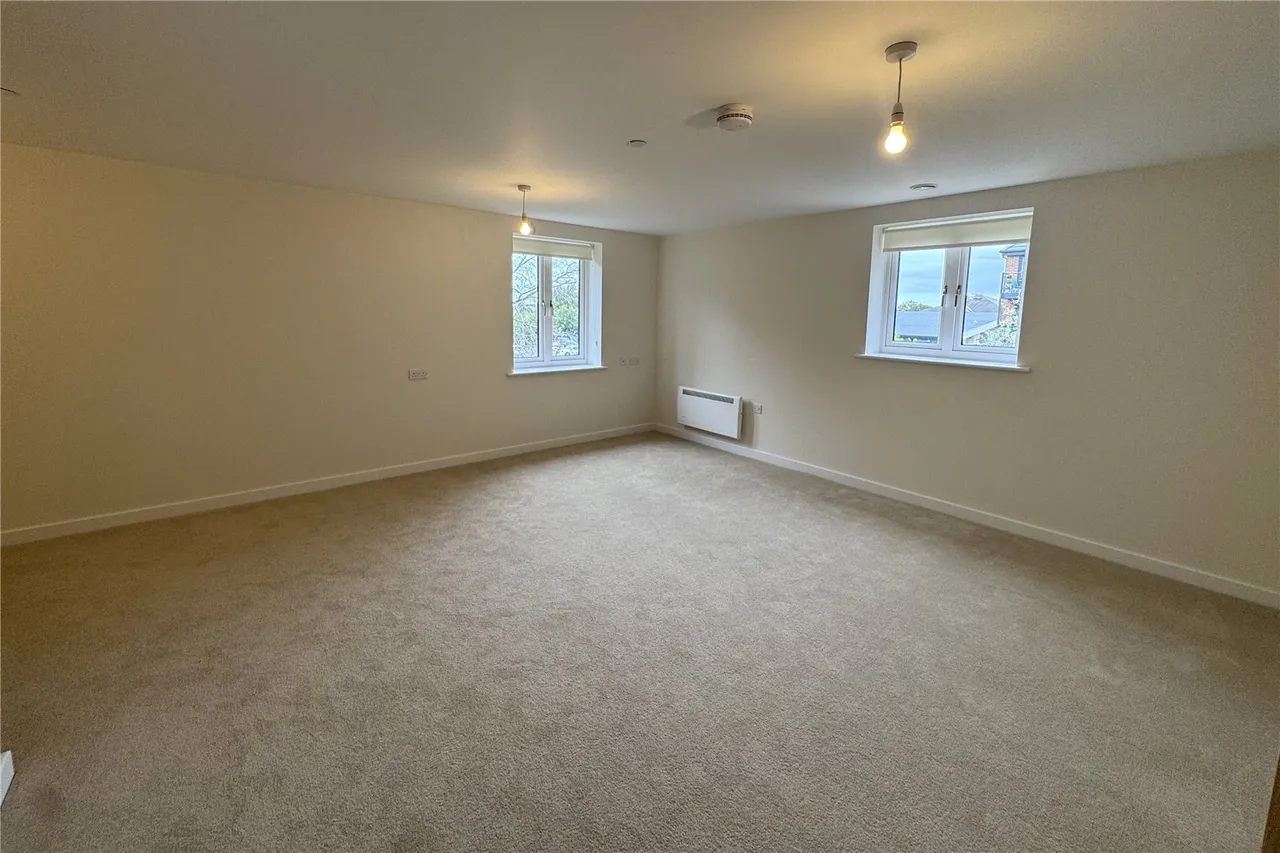 Station Road, Hook, Hampshire, RG27 9YG, photo 7
