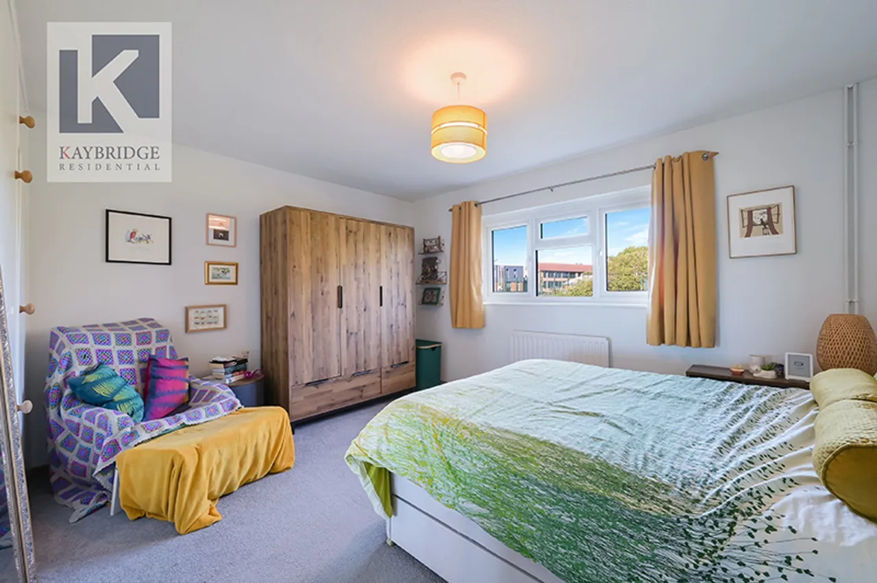 Scotts Farm Road, Epsom, KT19, photo 4