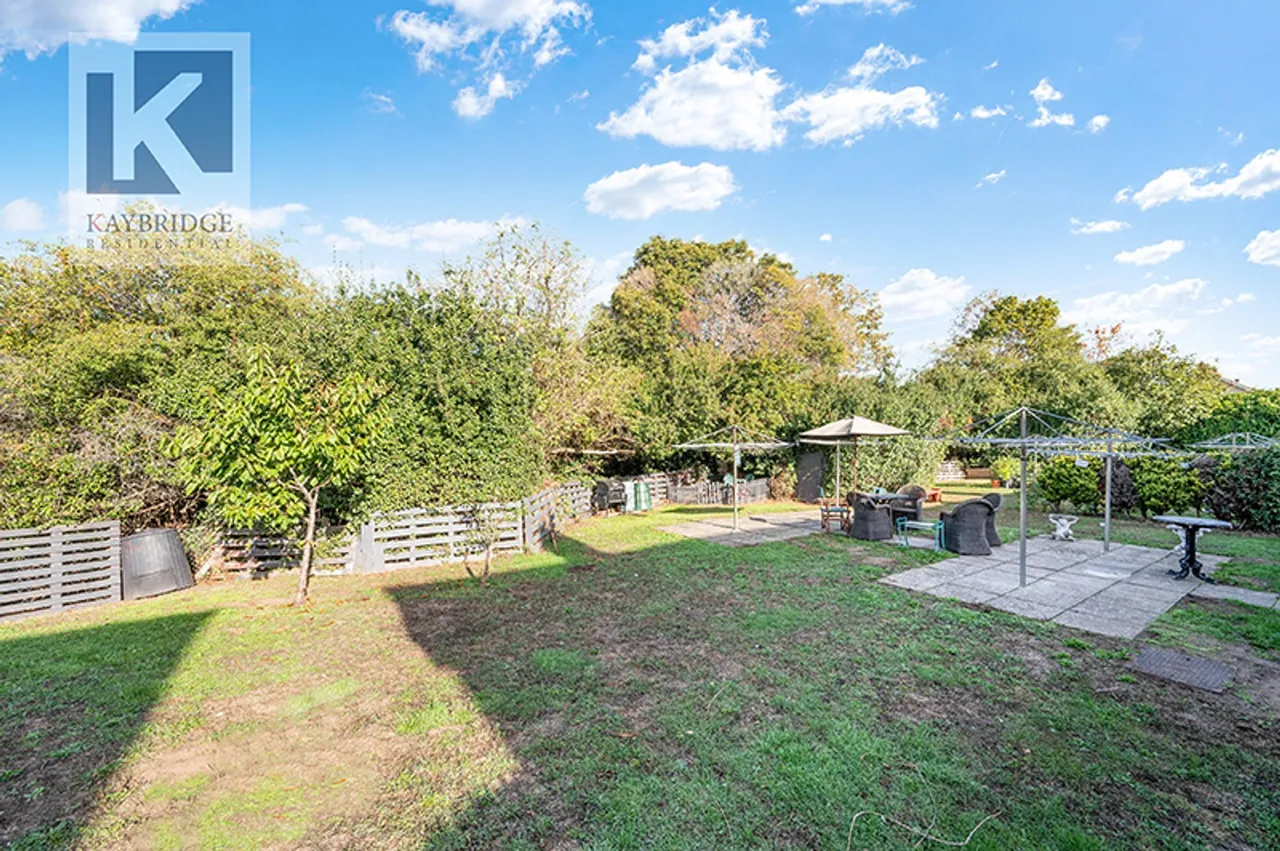 Scotts Farm Road, Epsom, KT19, photo 8