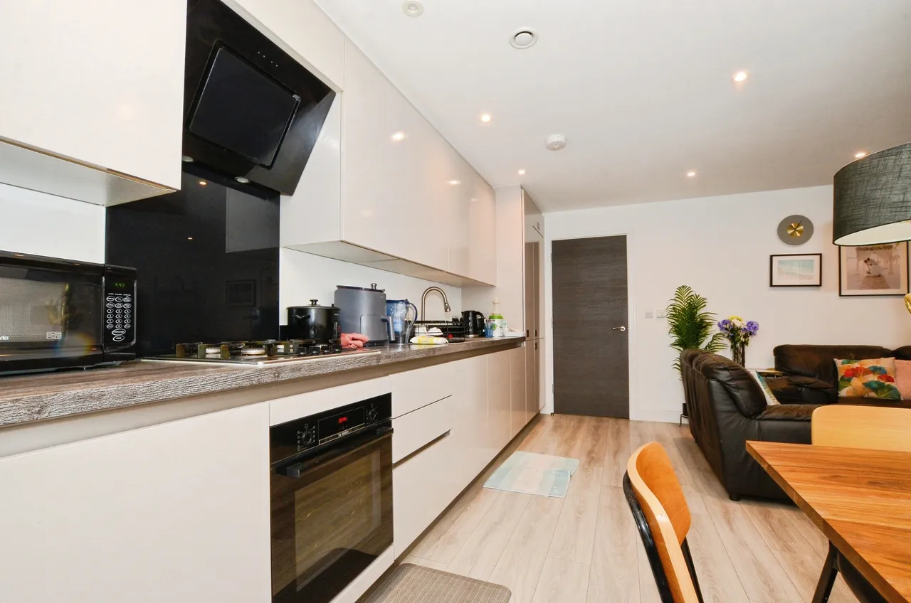 High Street, Harrow, HA3, photo 3