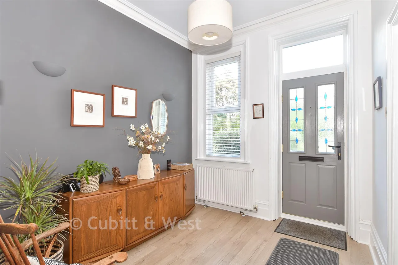 Station Road, East Grinstead, RH19, photo 6