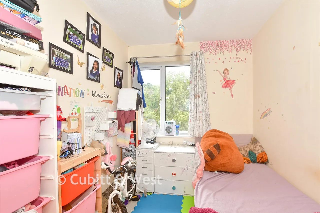St. Leonard's Park, East Grinstead, RH19, photo 8