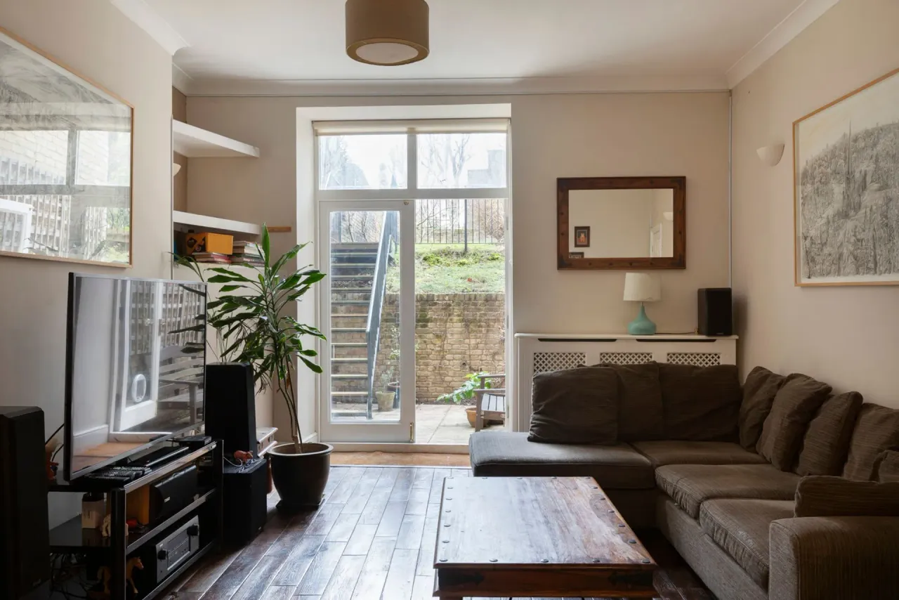 3 bed flat for sale — King Edward's Road, London Fields, E9