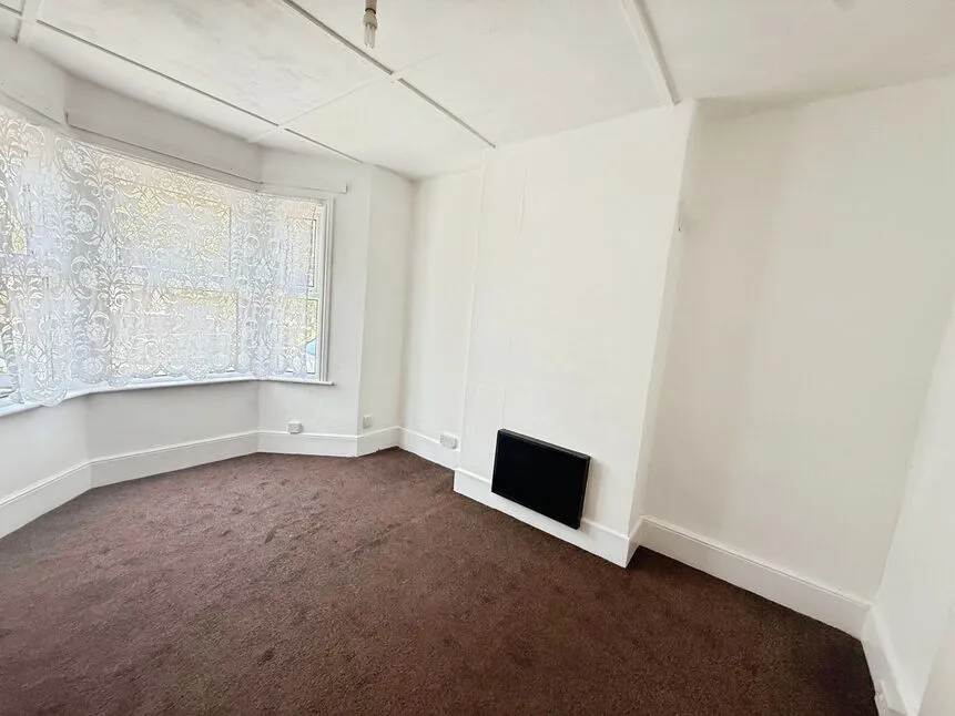 Roydene Road, London, SE18, photo 2